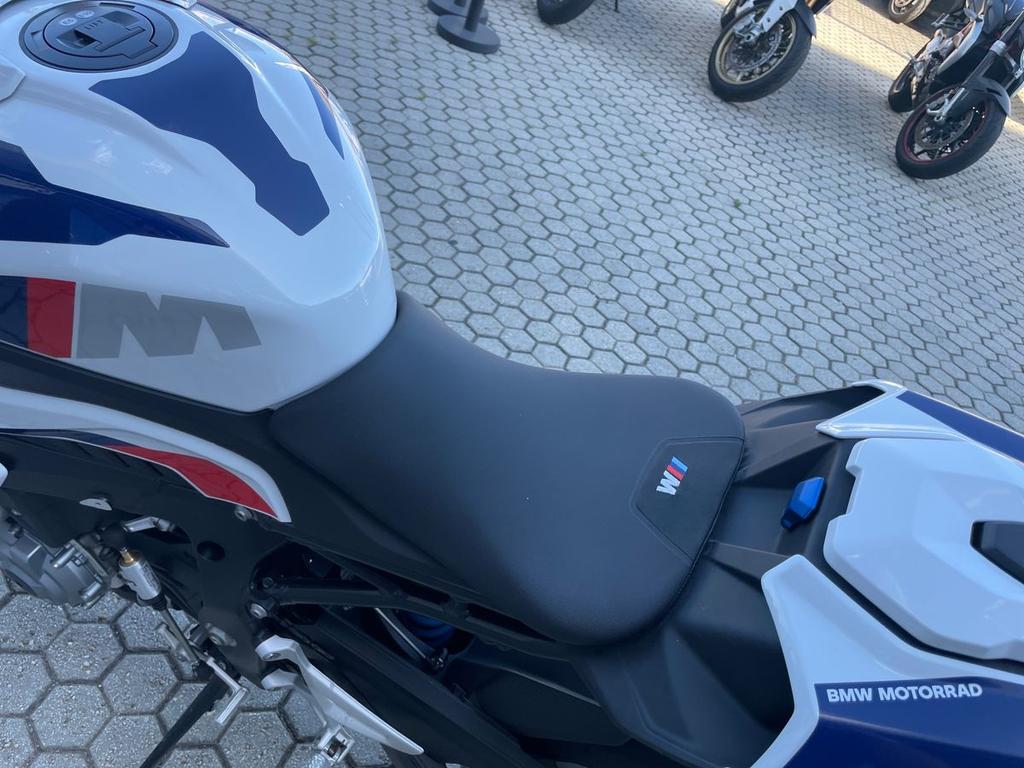 M 1000 R