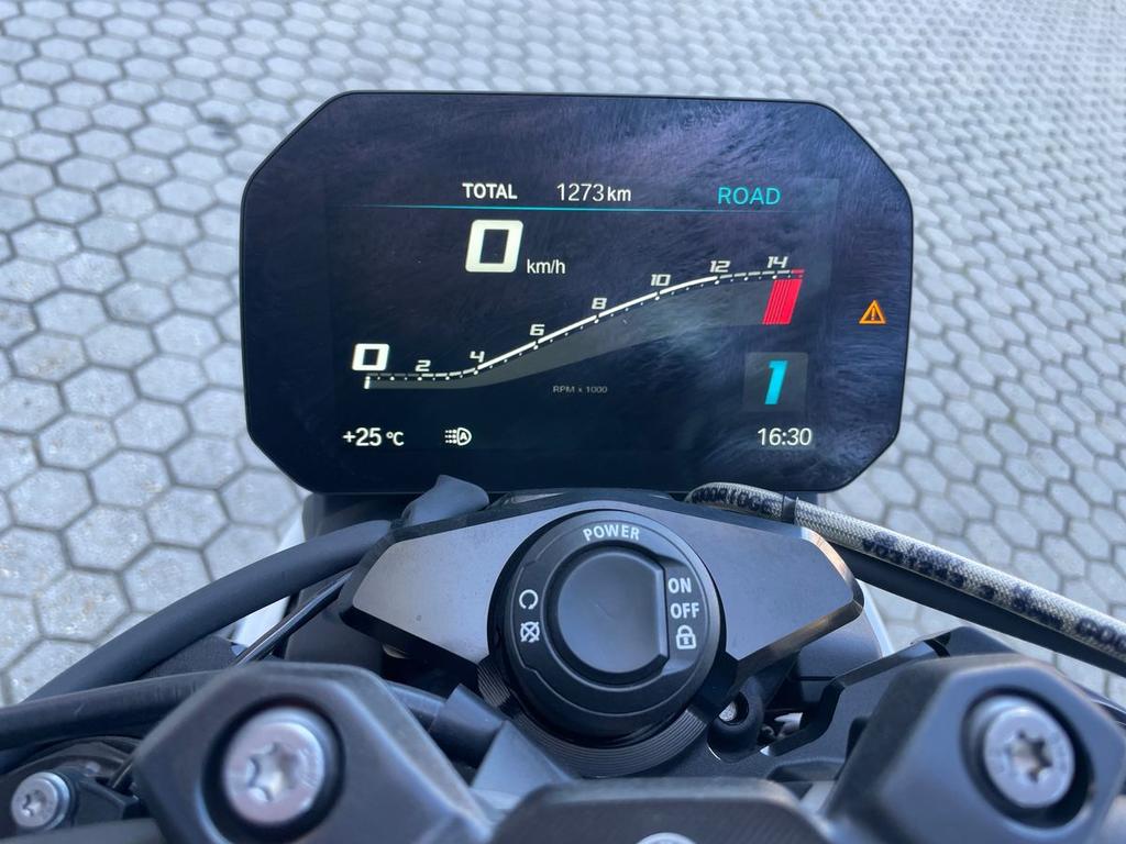 M 1000 R