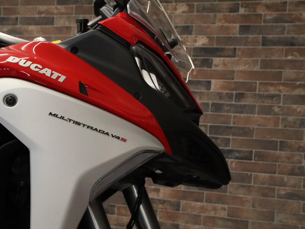 MULTISTRADA V4