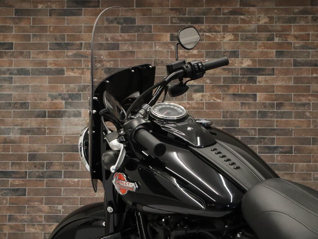 HERITAGE CLASSIC 114 1868