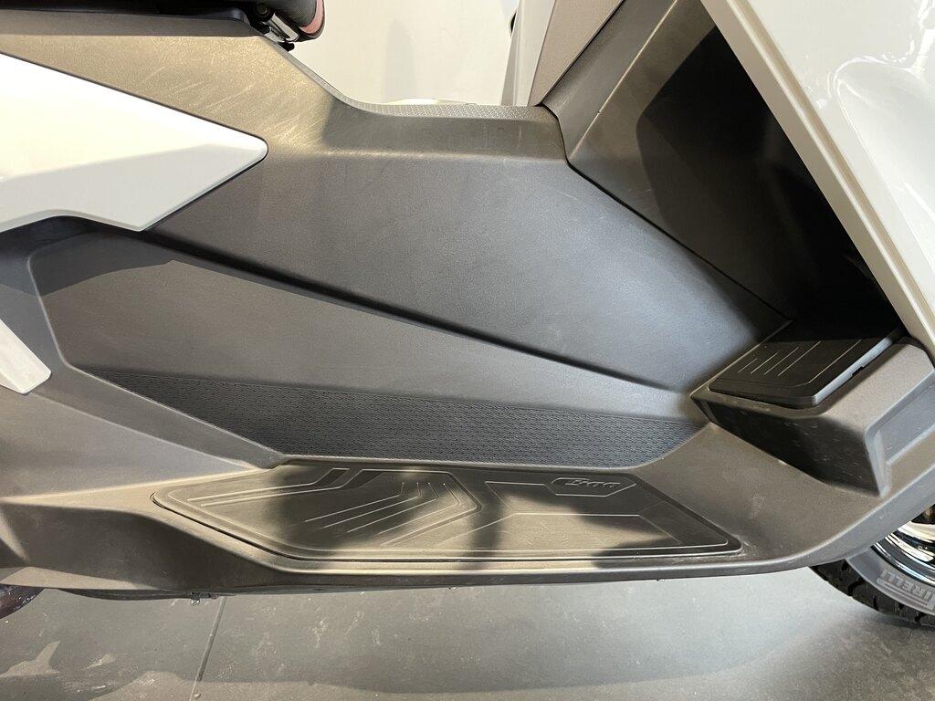 C 400 X