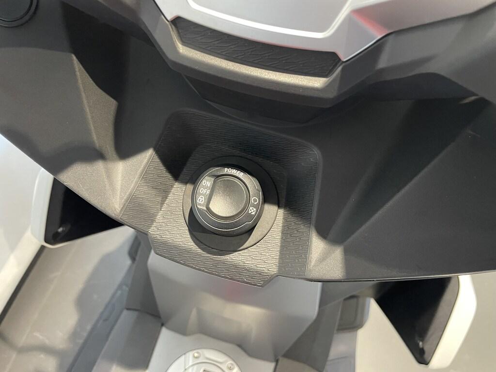 C 400 X