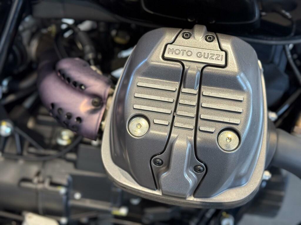 V7 850