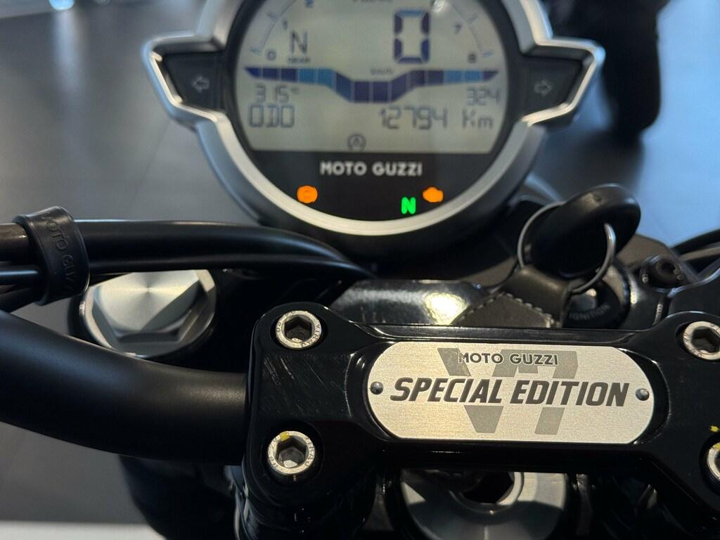 V7 850