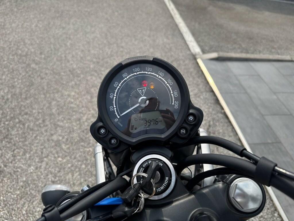 SCRAMBLER 900