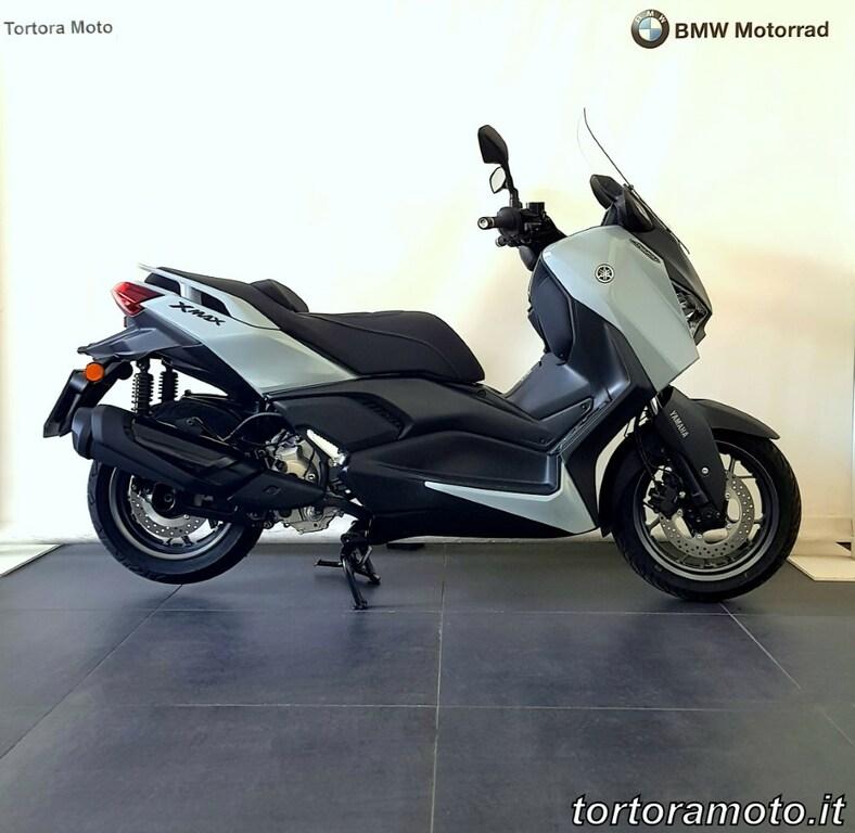 X-MAX 300