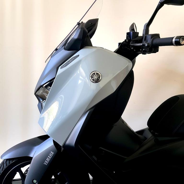 X-MAX 300