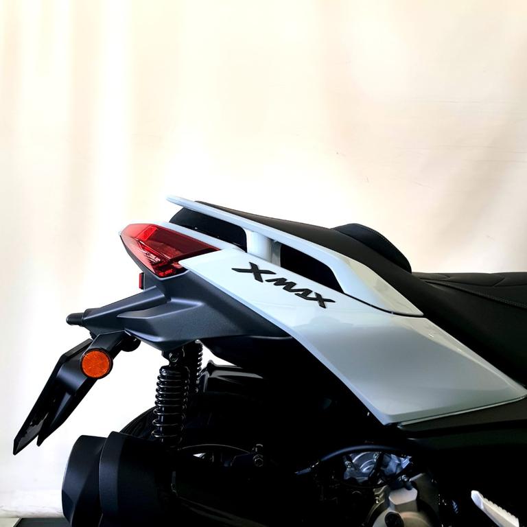 X-MAX 300