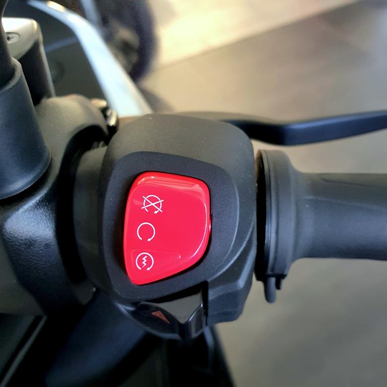 X-MAX 300