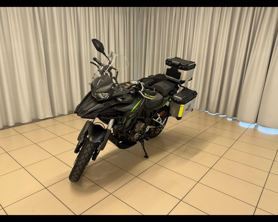 SRT 700
