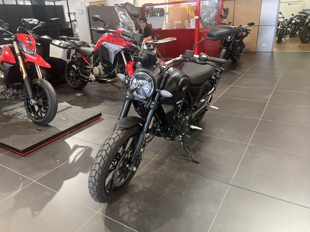 SCRAMBLER 800