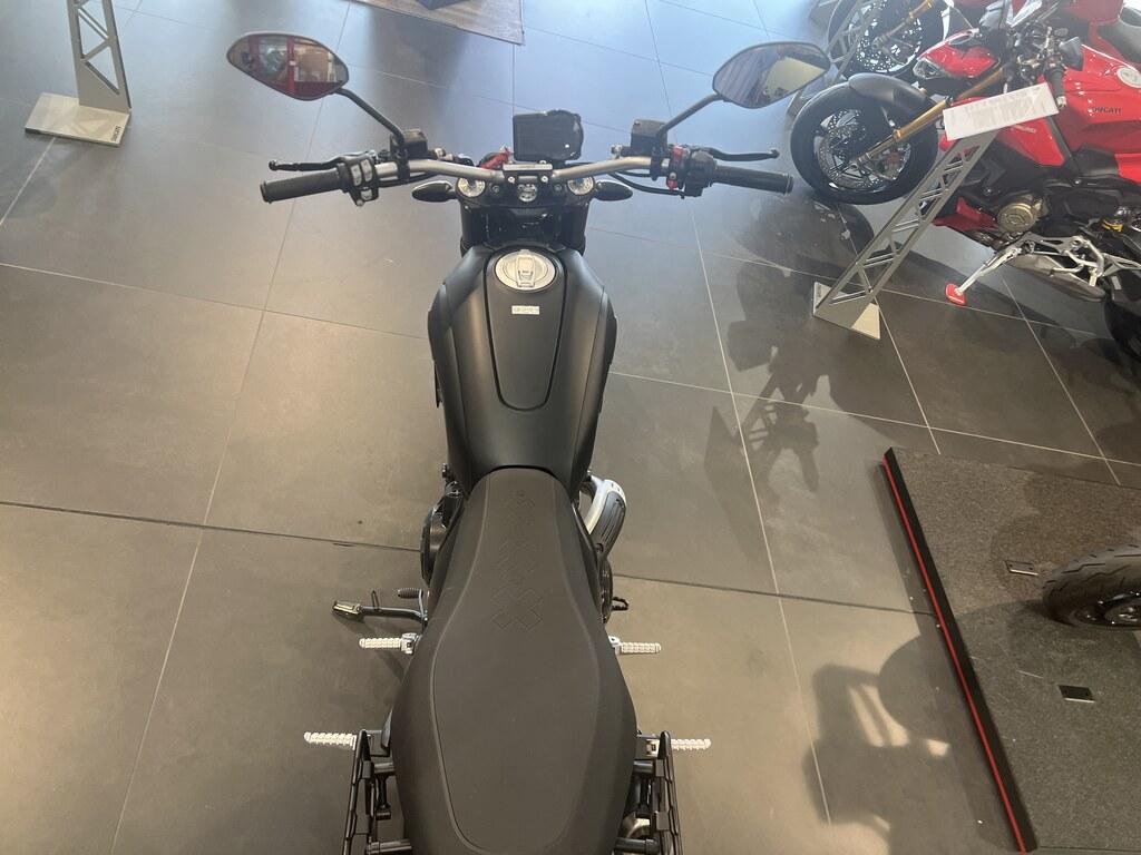 SCRAMBLER 800