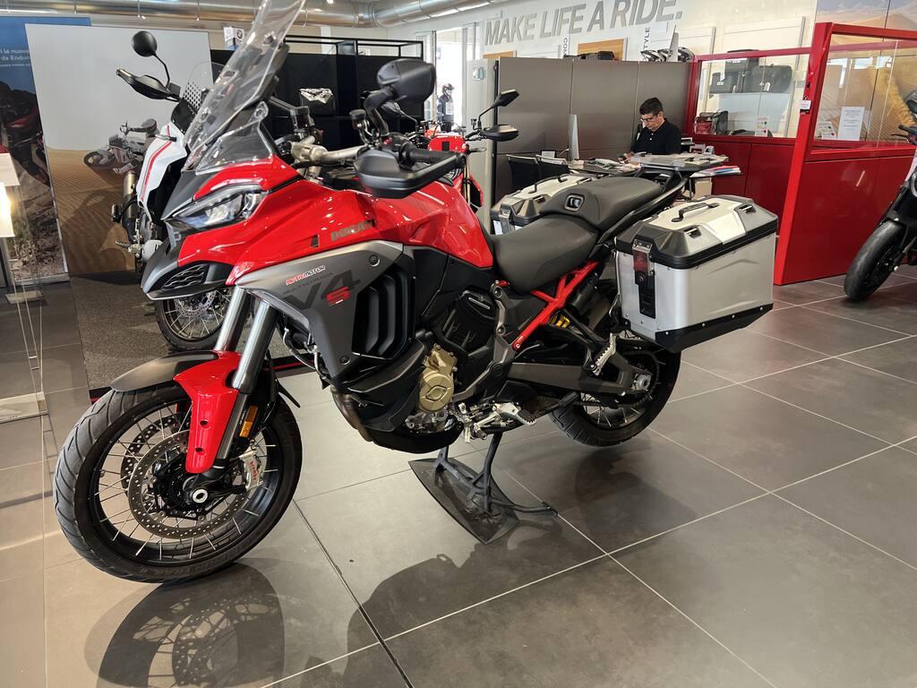 MULTISTRADA V4