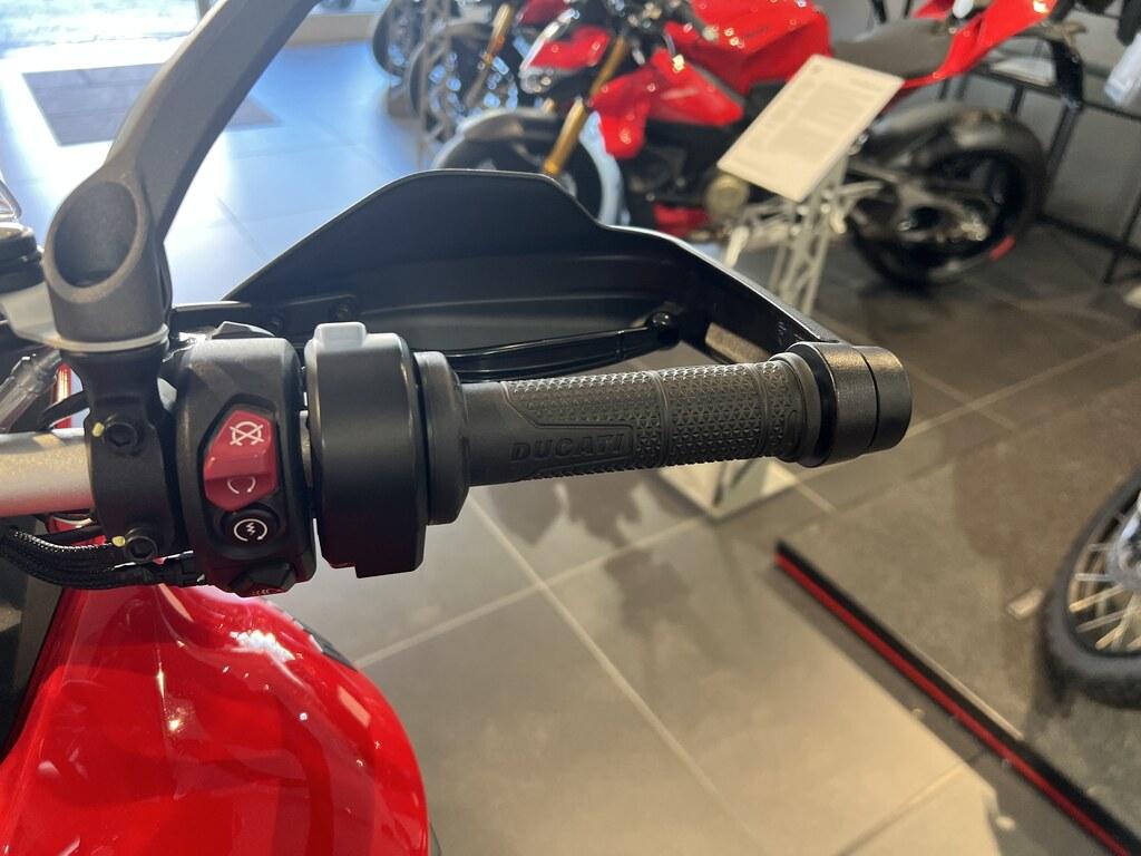 MULTISTRADA V4