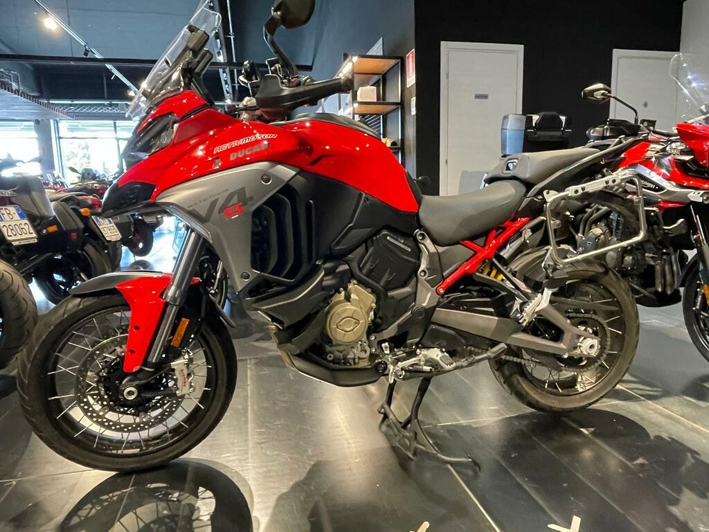 MULTISTRADA V4