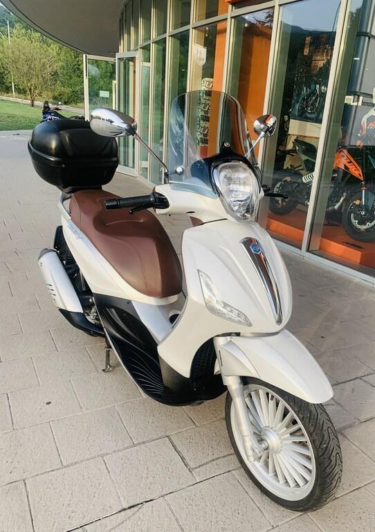 BEVERLY 300