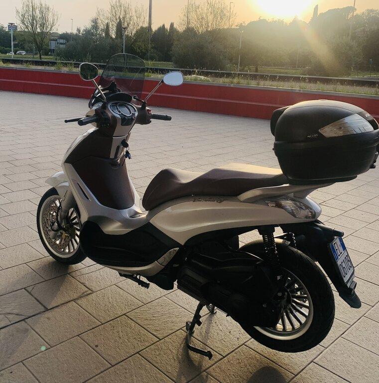 BEVERLY 300