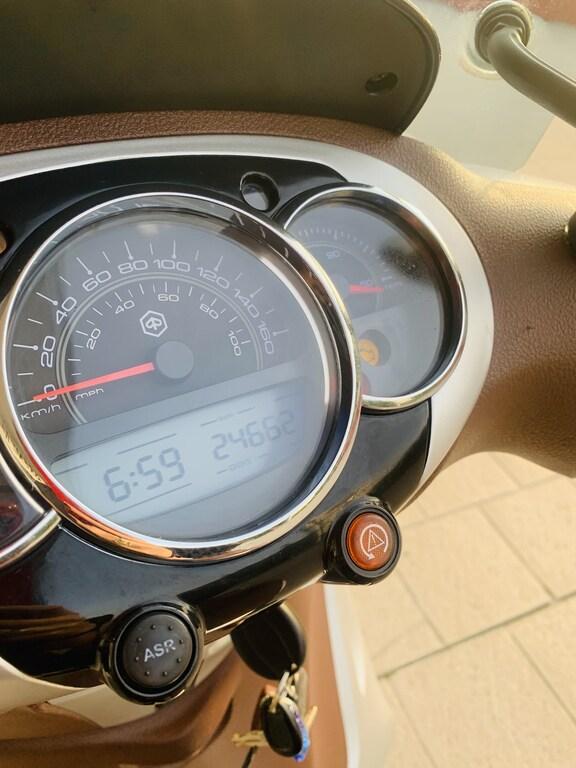 BEVERLY 300