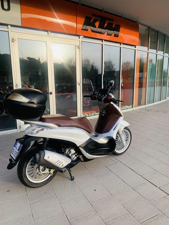 BEVERLY 300