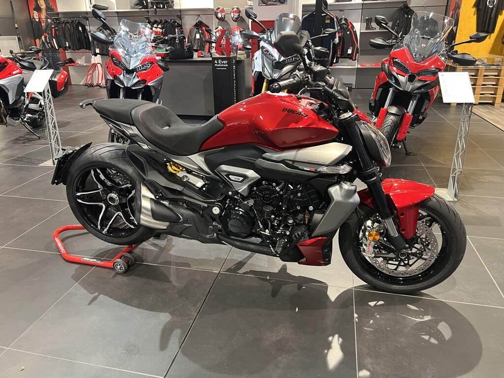 DIAVEL V4