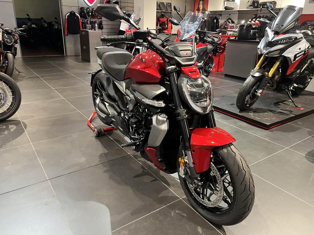 DIAVEL V4