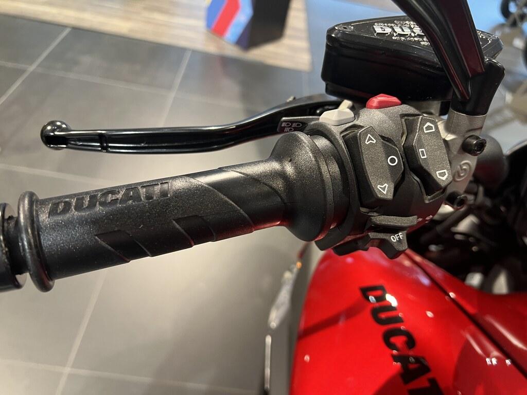 DIAVEL V4