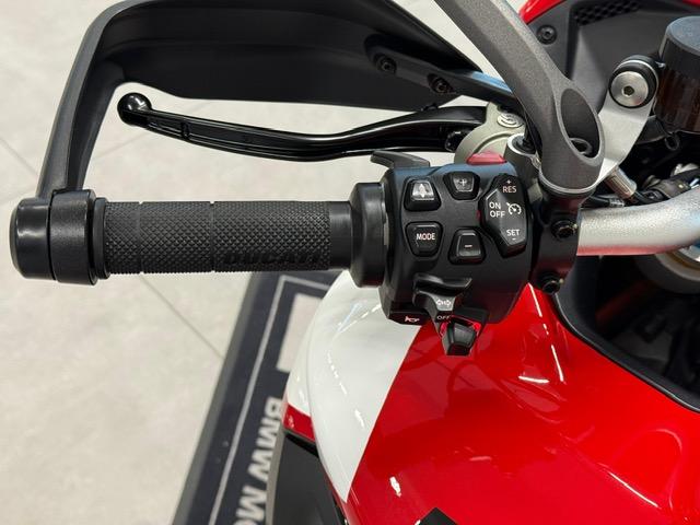 MULTISTRADA V4
