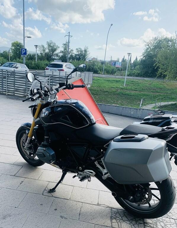R 1200 R