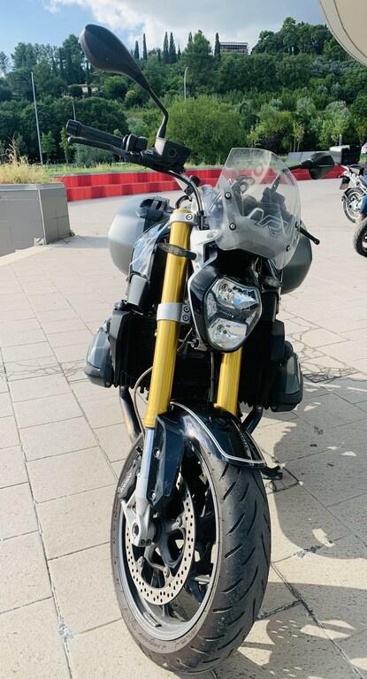 R 1200 R