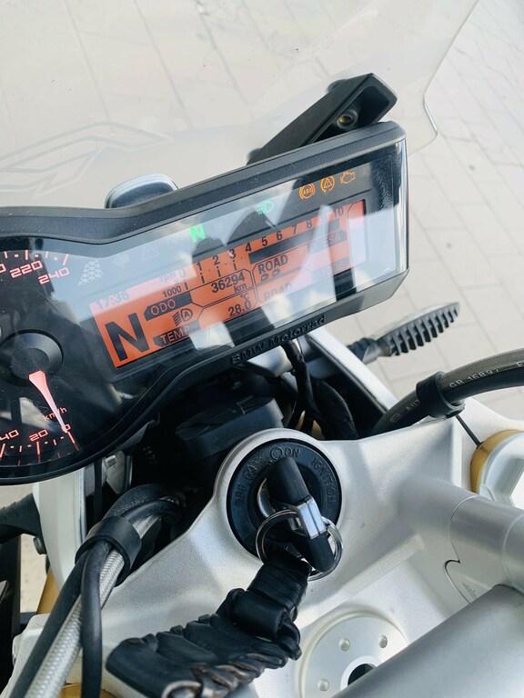R 1200 R