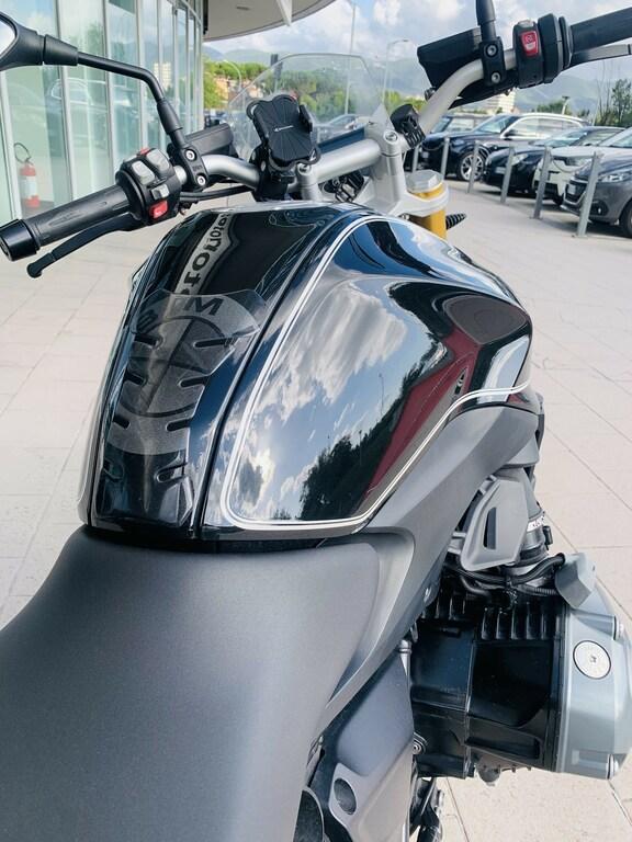 R 1200 R