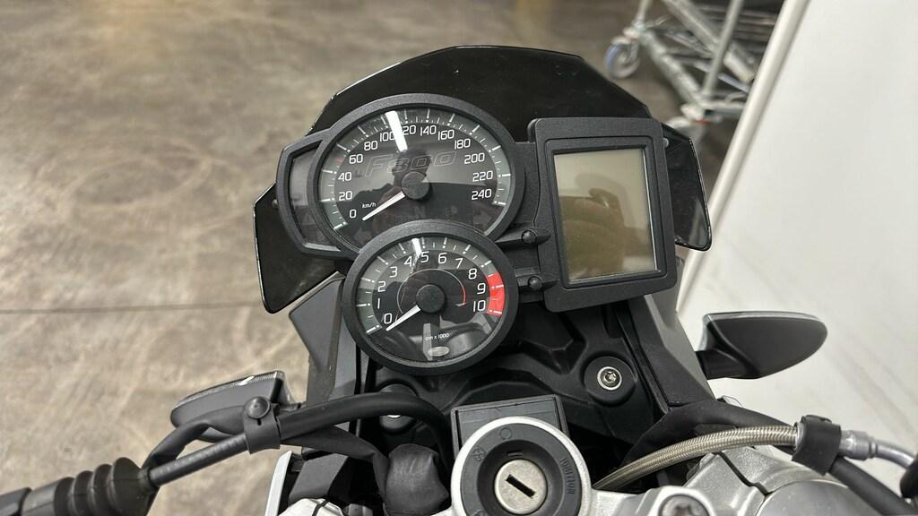 F 800 R