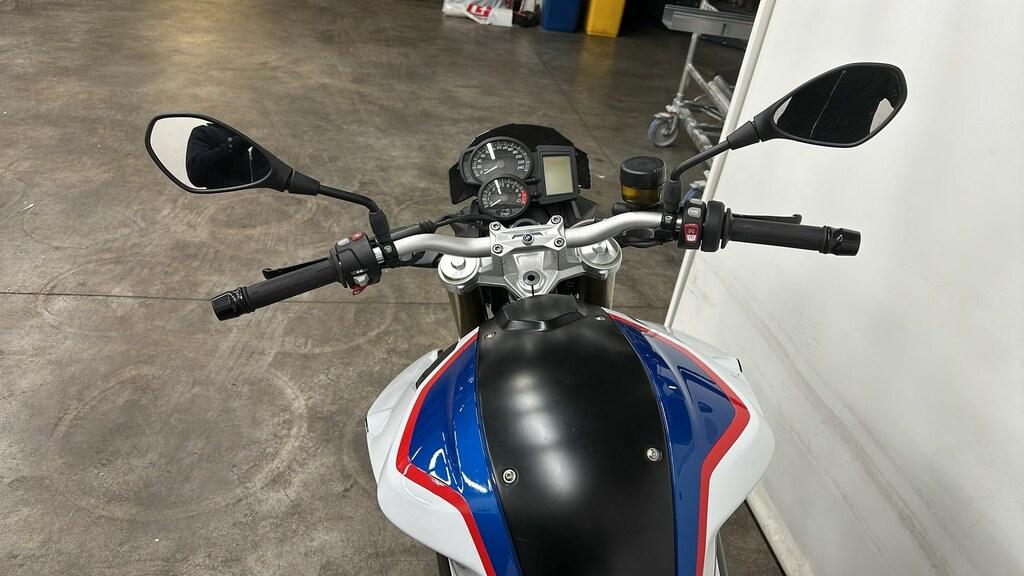 F 800 R