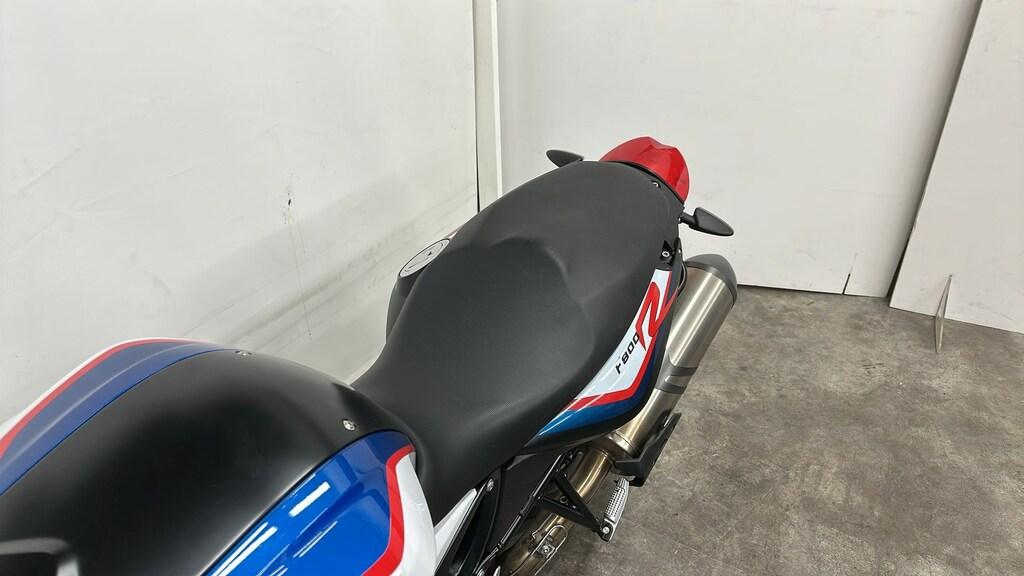 F 800 R