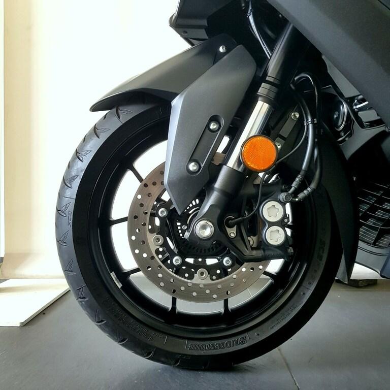 T-MAX 560
