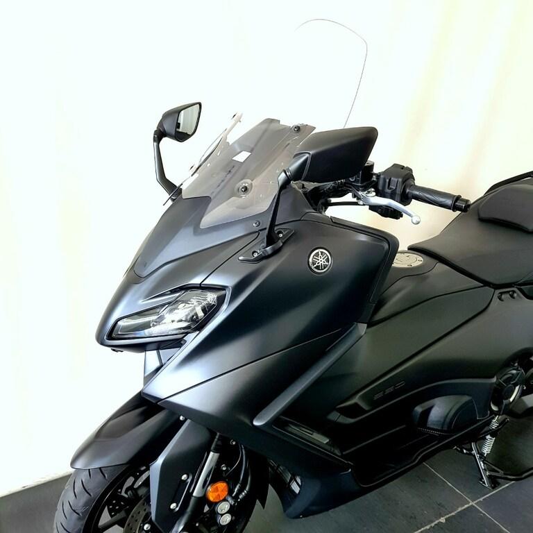 T-MAX 560