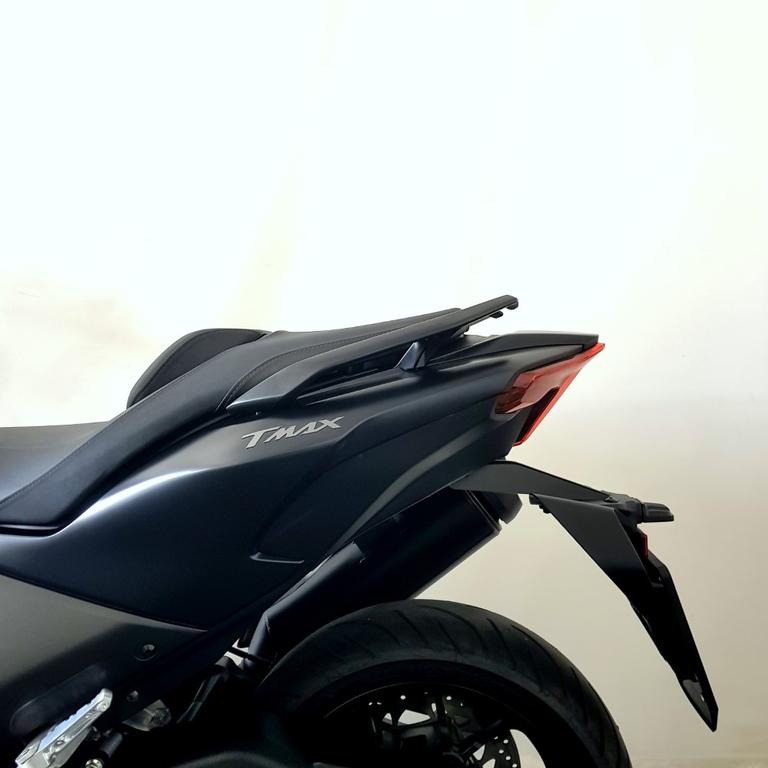 T-MAX 560