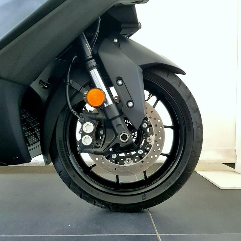 T-MAX 560