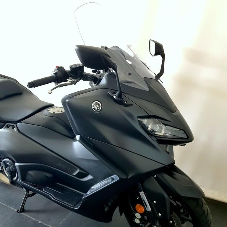 T-MAX 560