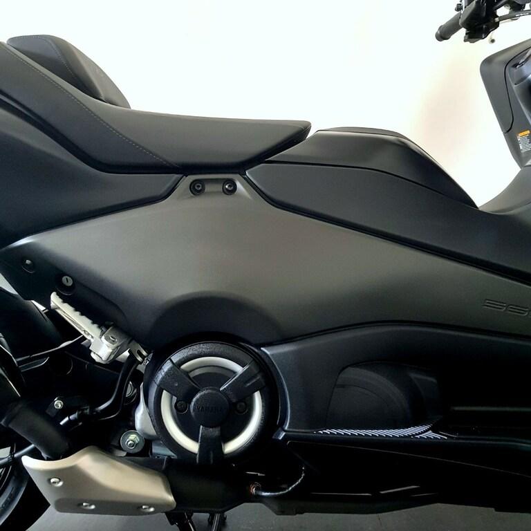 T-MAX 560