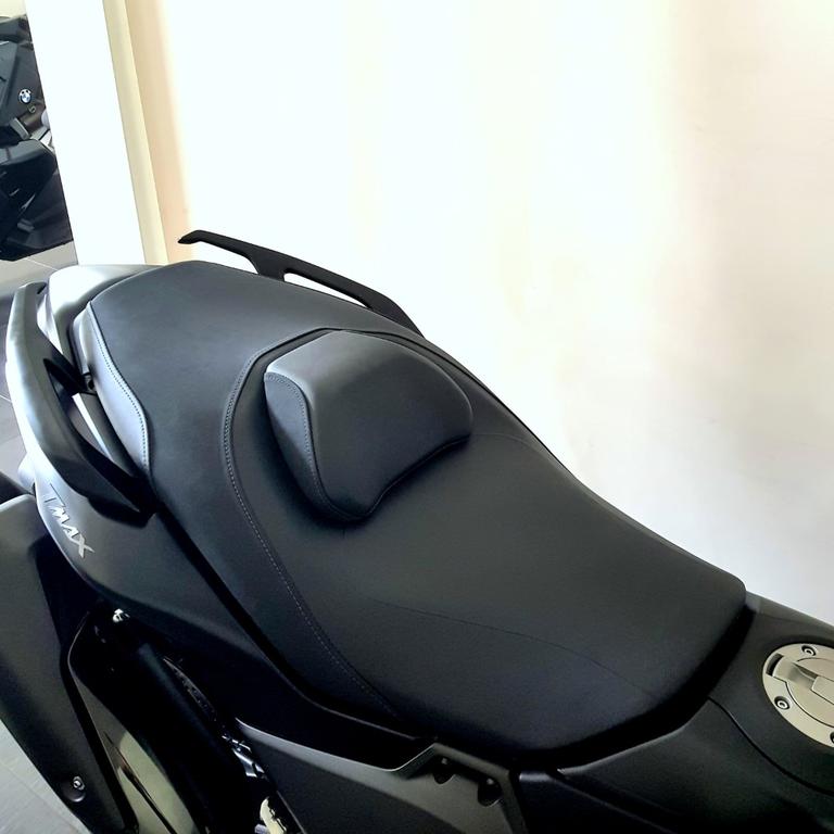 T-MAX 560