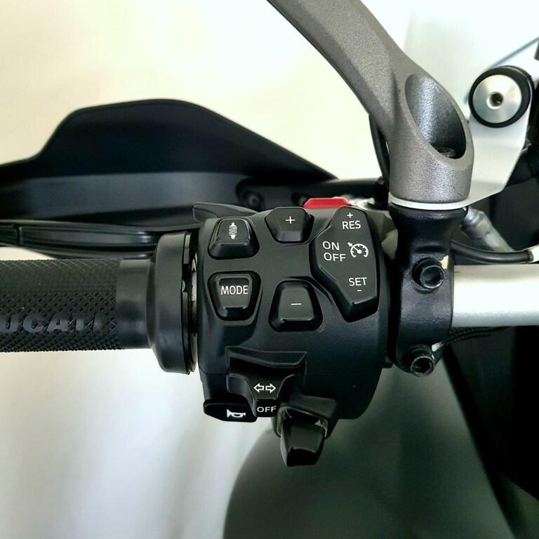 MULTISTRADA V4
