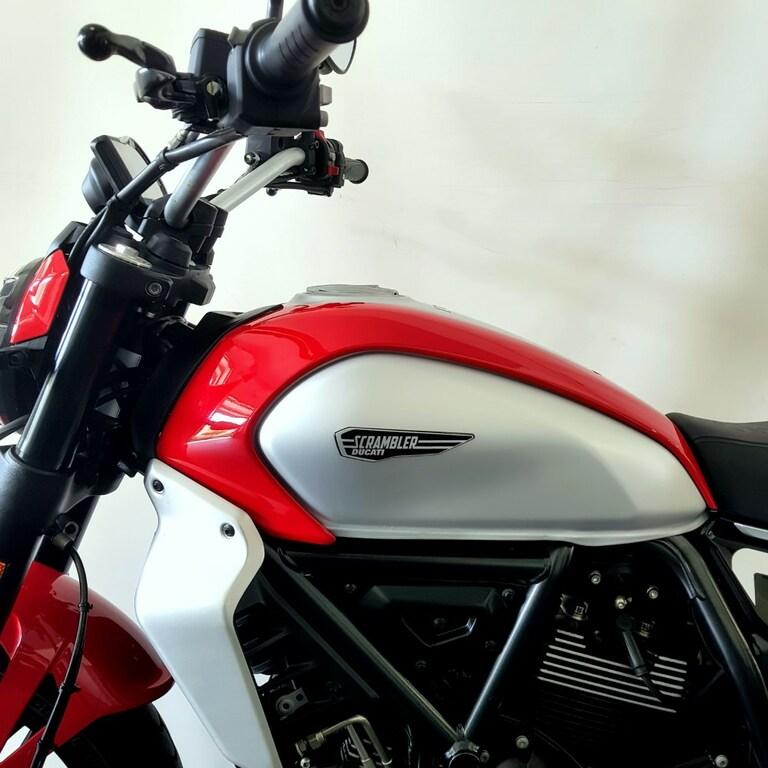SCRAMBLER 800