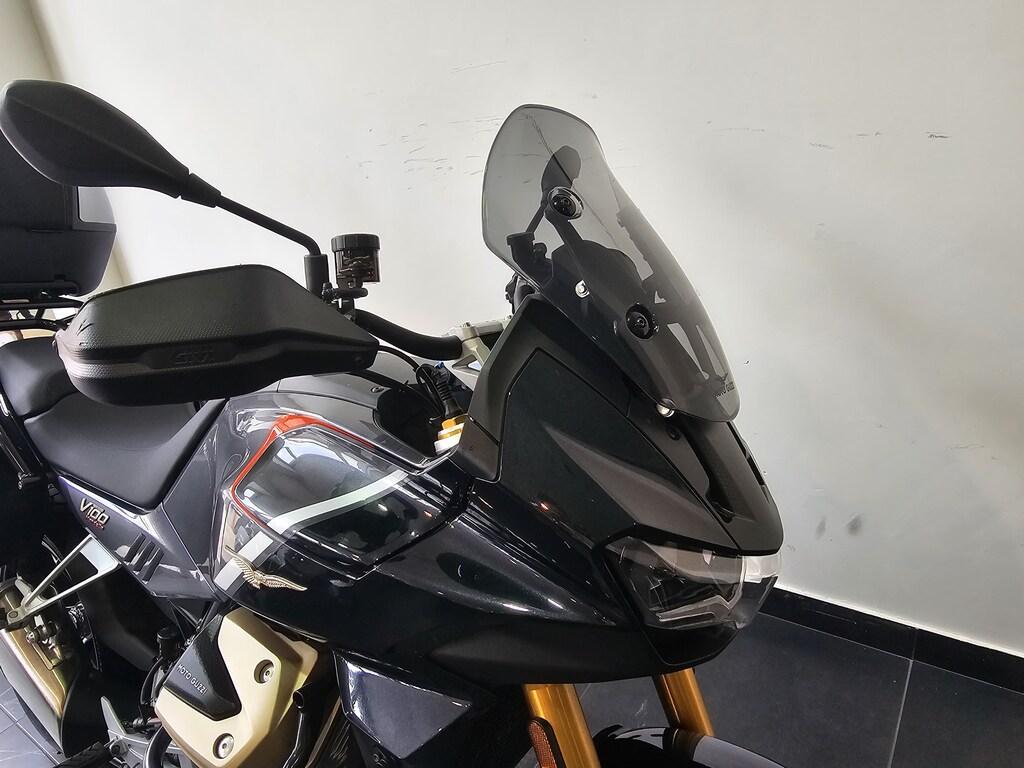 V100