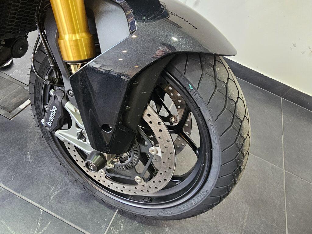 V100