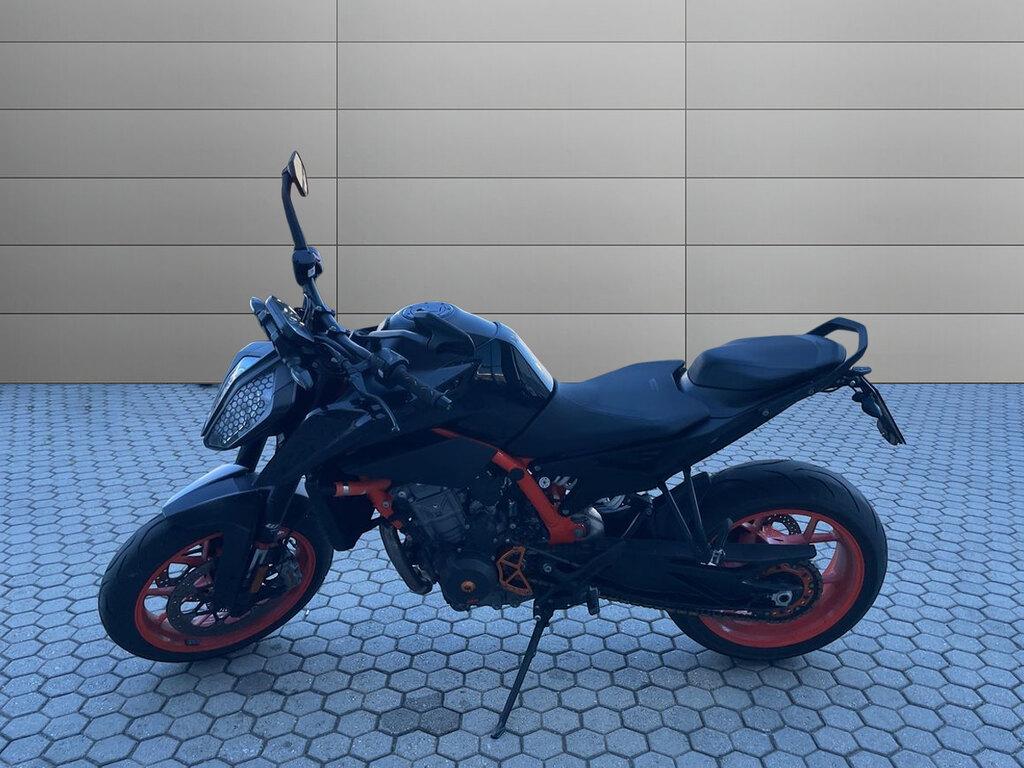 890 DUKE