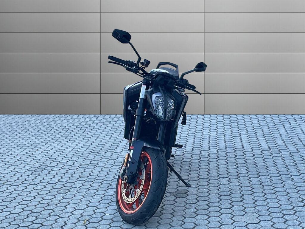 890 DUKE