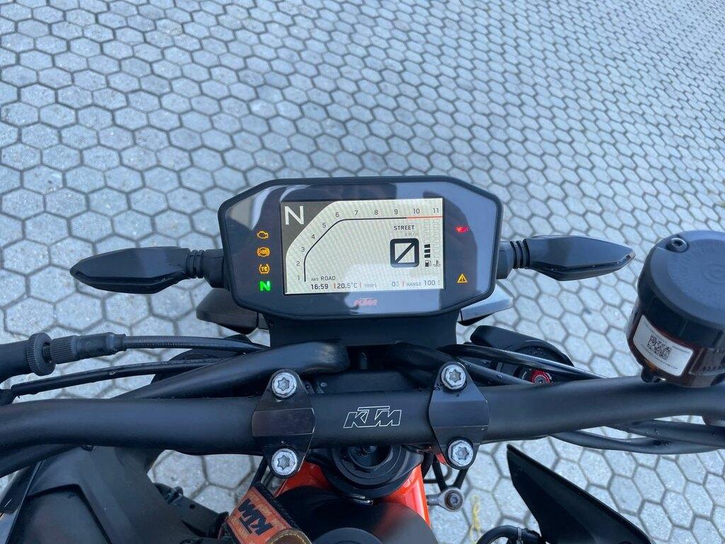 890 DUKE