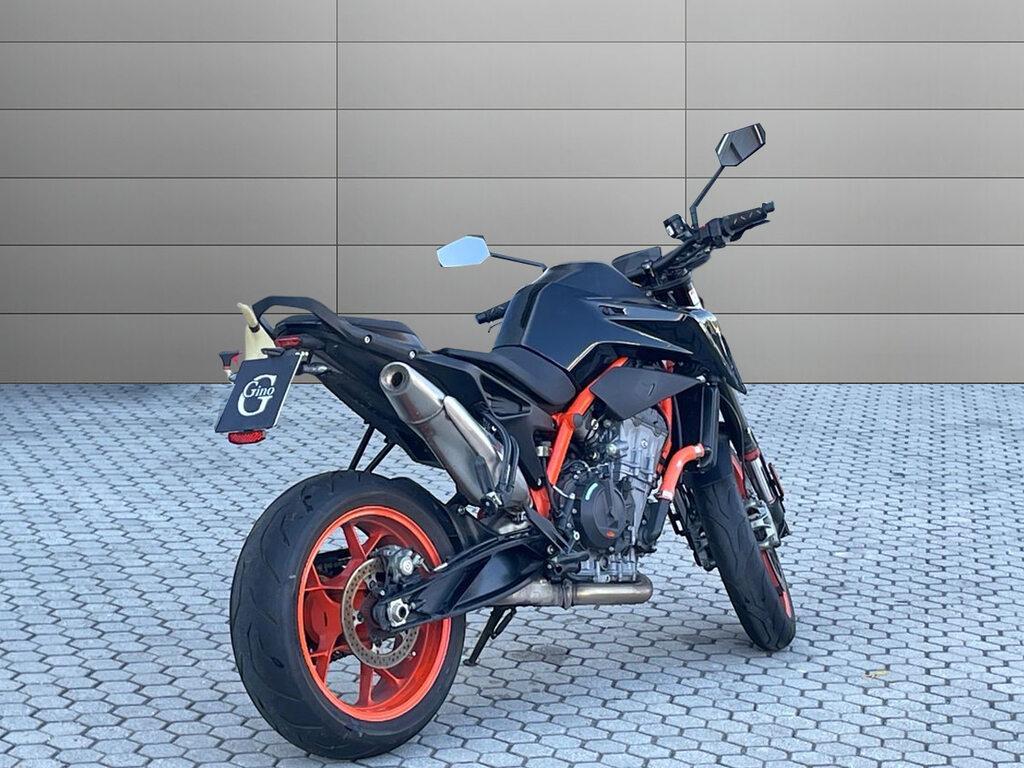 890 DUKE