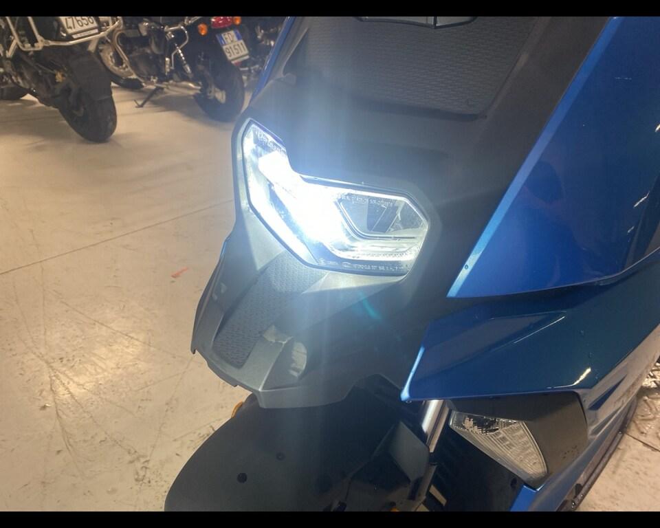 C 400 X